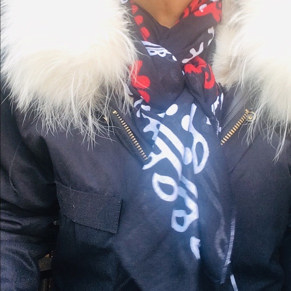 Black Oblong Colorful floral scarf - Picture 4 of 7